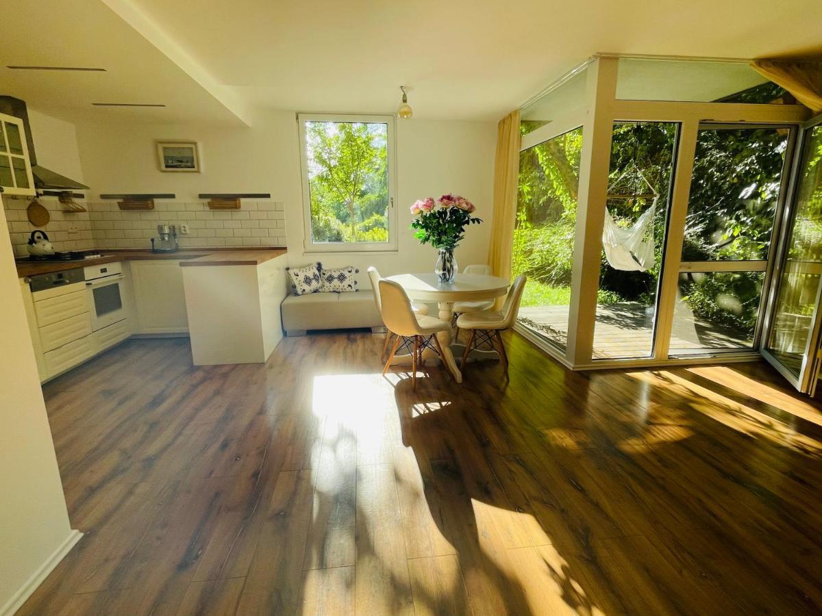 70M2 Romantic Living In The Old Town With Garden Братислава Экстерьер фото