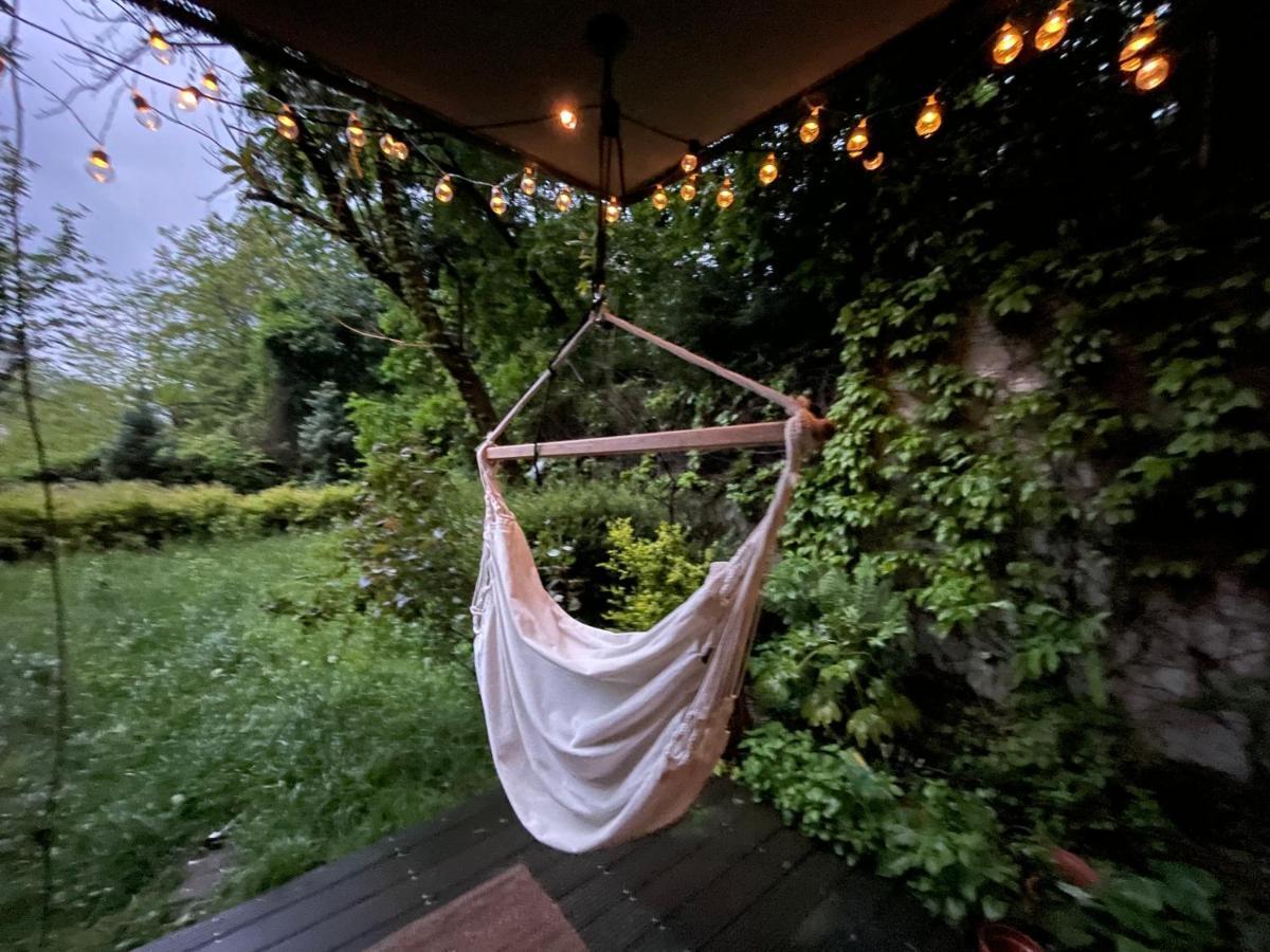 70M2 Romantic Living In The Old Town With Garden Братислава Экстерьер фото