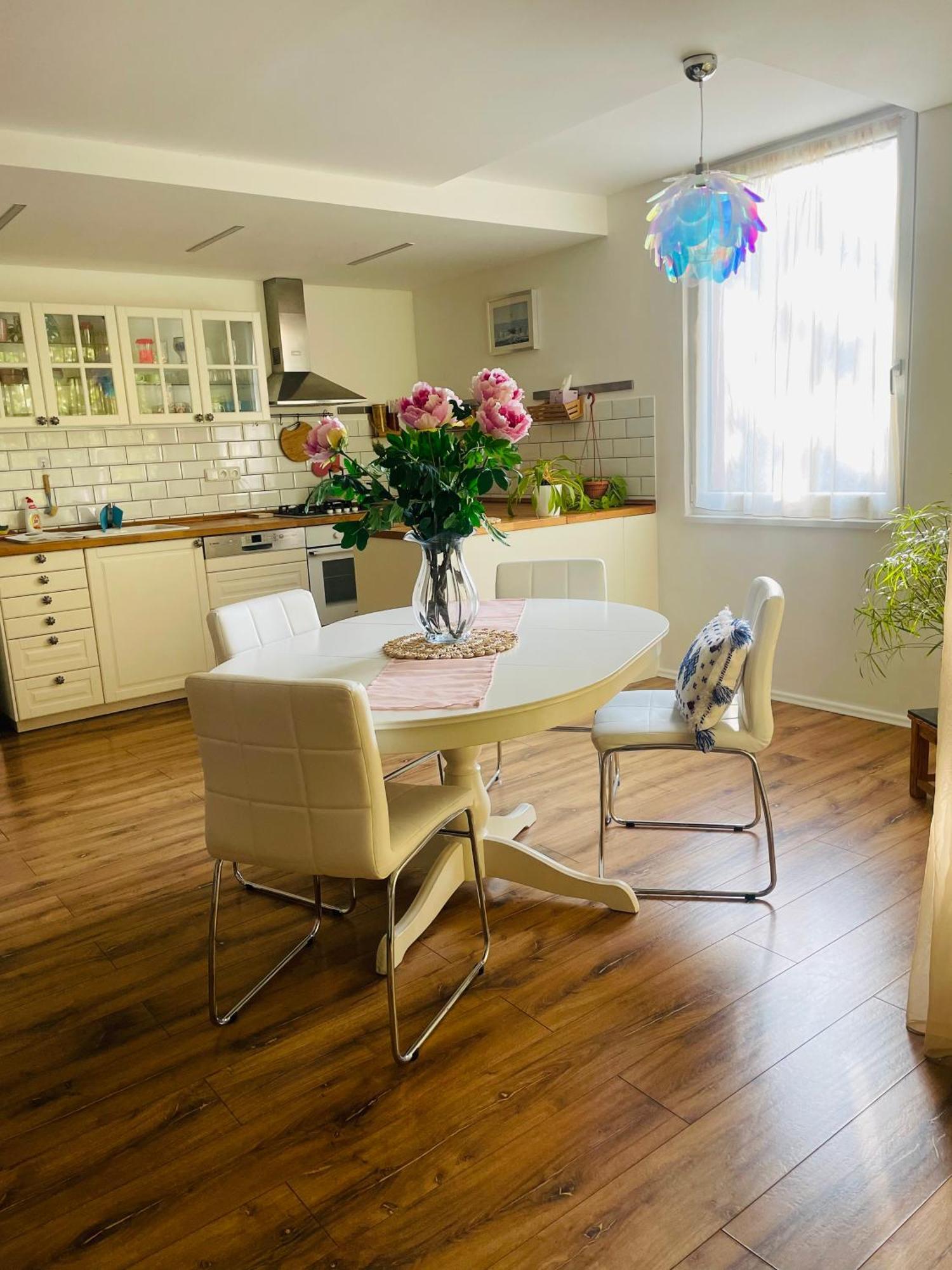 70M2 Romantic Living In The Old Town With Garden Братислава Экстерьер фото